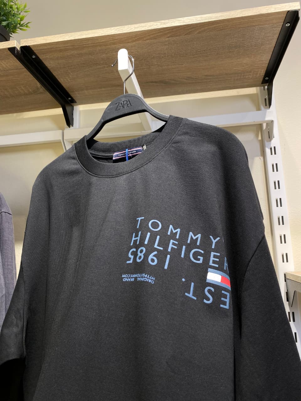 Tommy Hilfiger® | Logo Print T-Shirt